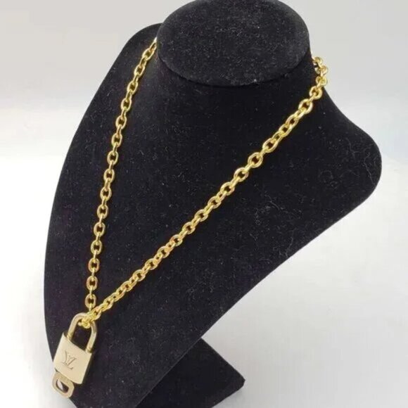 100% Auth Louis Vuitton Lock & Key w/ 18k Gold Plated Chain Necklace - Picture 9 of 9